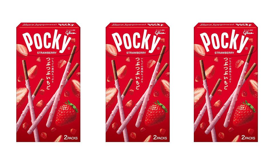 日本全新「Pocky草莓果肉巧克力棒」出現在全聯！微酸的草莓果粒配上巧克力餅乾，酸甜滋味讓人超上癮～
