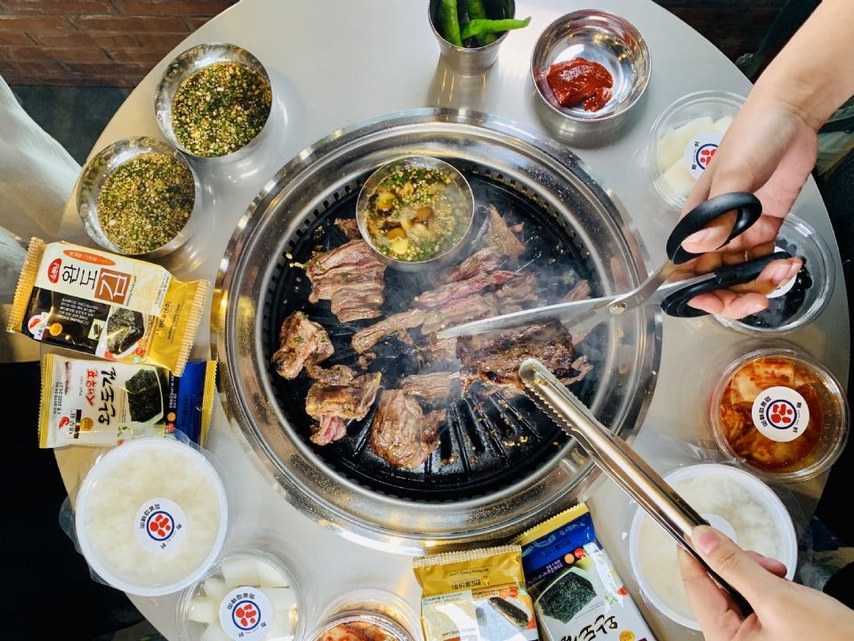 韓國超人氣道地「新村站著吃烤肉」海外首店登台