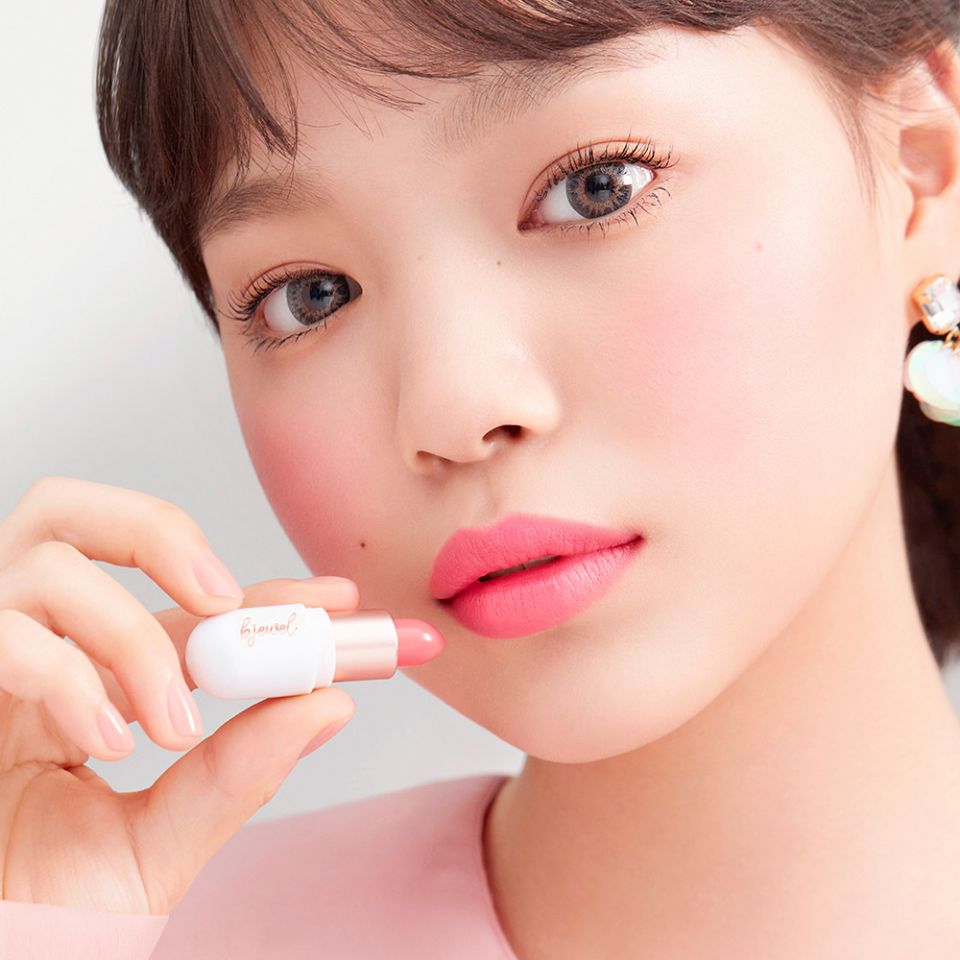 史上最迷你口紅誕生！韓國彩妝品牌Bjewel推出「膠囊唇膏」，直接幫你包色解決選擇困難！