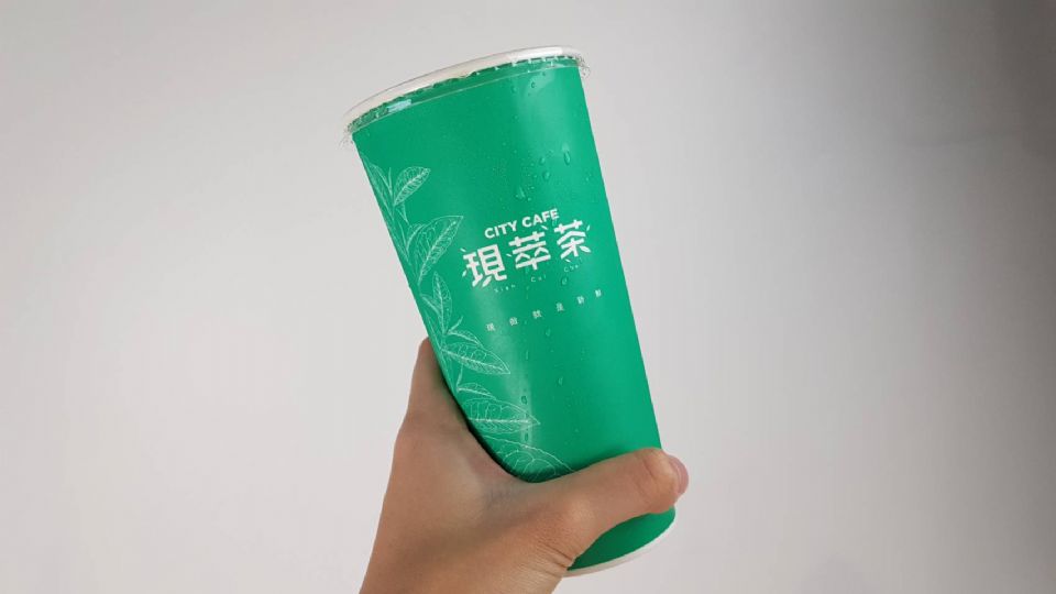 7-11現萃茶新品「台灣水果茶」！濃郁在地鳳梨香氣，配上百香果的酸甜，真的超消暑～