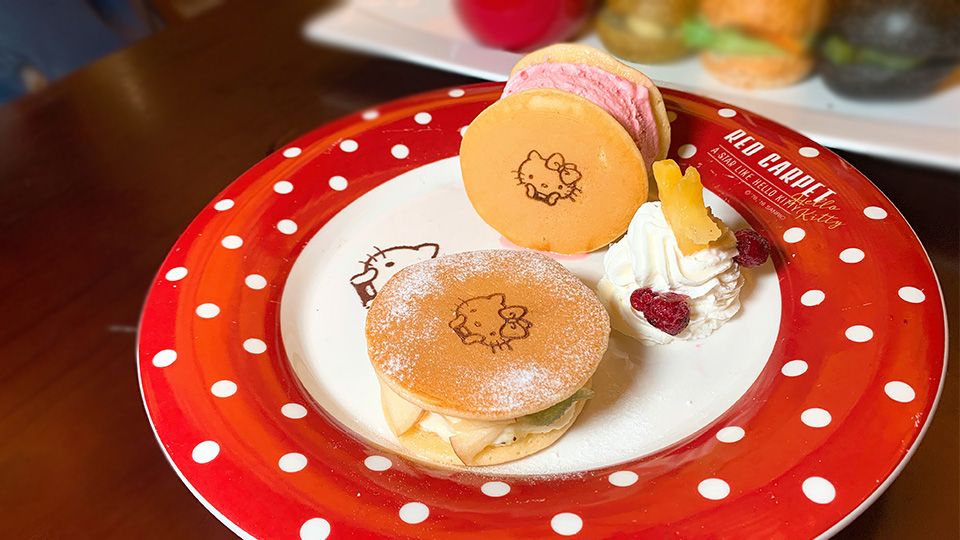 Hello Kitty餐廳「夏季限定套餐」，冰淇淋銅鑼燒甜蜜必嚐，點餐還送隨行杯！