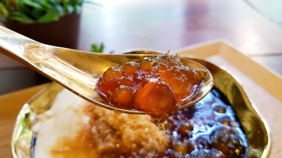 「白水豆花」來永康街了！宜蘭礁溪超夯的白水豆花，鹽滷豆花的風味，這次竟成為台北東門站美食！