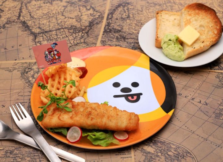 日本「BT21聯名餐廳」推出超萌餐盤任你拍！集結世界各地的豐盛美食還有超值周邊，阿米們要暴動啦！