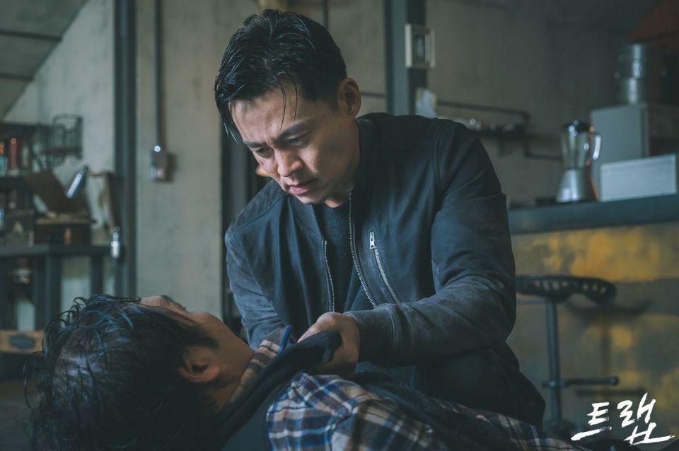 7部韓劇中的恐怖情節，《他人即地獄》李棟旭拔牙滿足虐待慾，但《Voice3》比他還變態！
