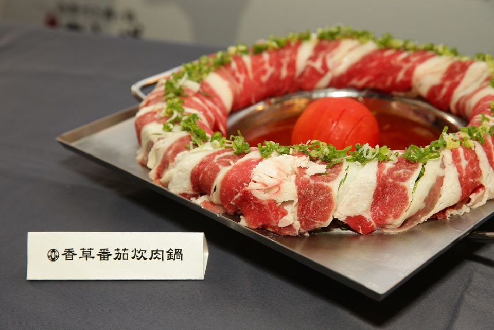 「肉和膳NIKU WAZEN」重磅登台，超推高級牛肉壽喜燒丼、起司炊肉鍋必吃