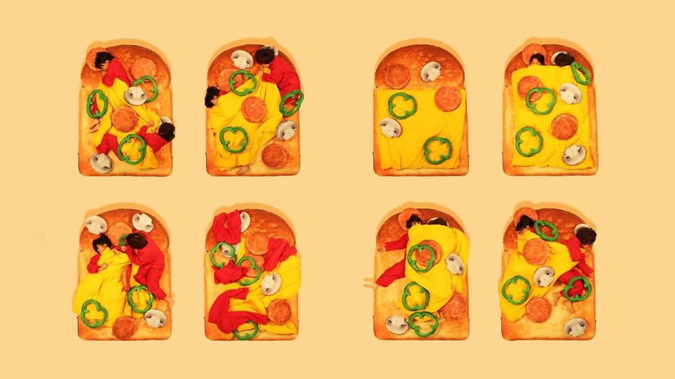 日本推出超逼真「吐司床墊」， 還可自由搭配番茄抱枕、生菜薄被等三明治配料！