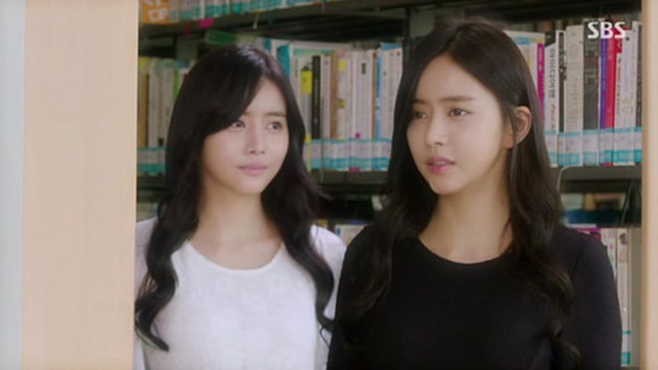 《抓住幽靈》文瑾瑩一人飾兩姐妹，自閉症演技超神！ 6韓女星分飾雙胞胎 ，金所炫這部最經典！