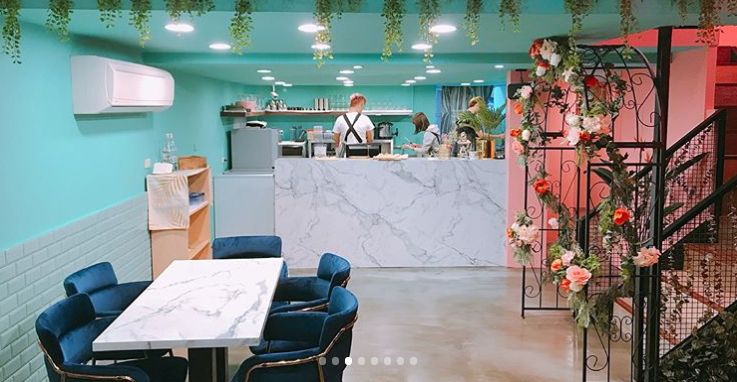6個IG最新、超夯「霓虹燈咖啡廳／糖果店」推薦！又有最新打卡點可以拍照了