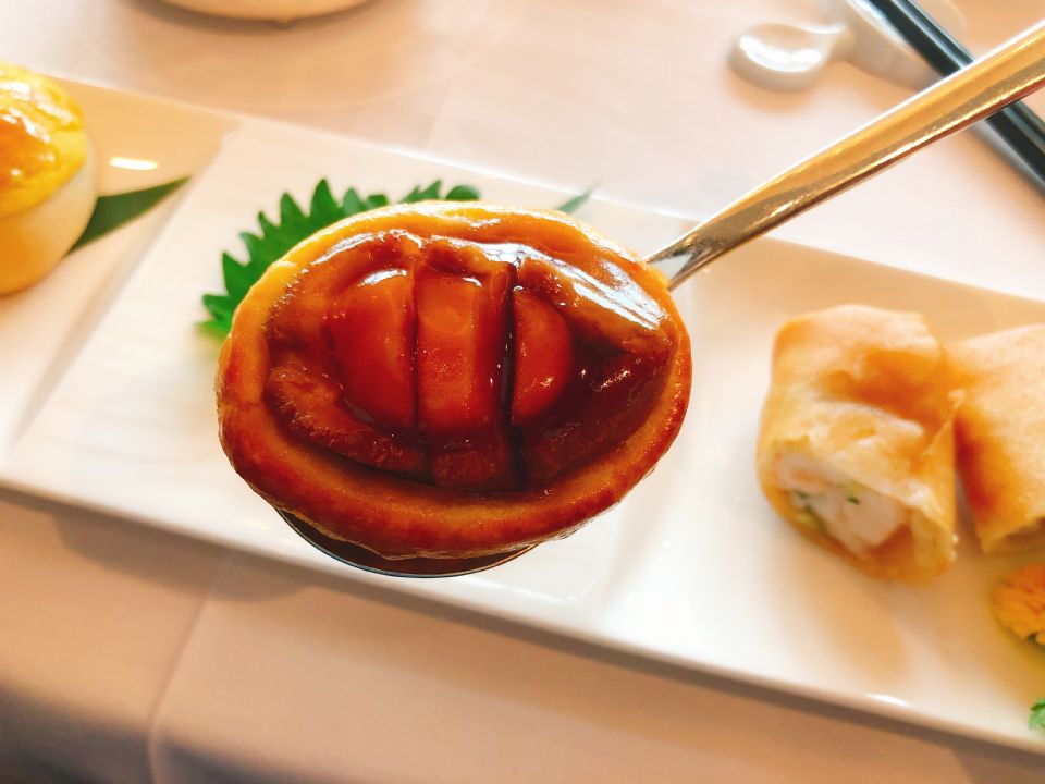 香港必吃米其林三星中餐廳龍景軒，連續10年獲得米其林三星榮譽，請收進這輩子一定要吃一次的名單中