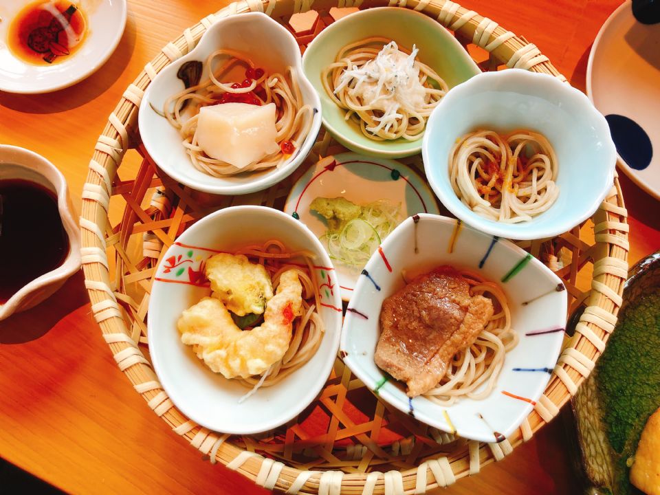 菜な日本料理台灣首店優雅開幕，日本蕎麥宴席京料理最低只要150元就可以坐擁101百萬夜景，輕鬆品嚐和食手工料理！