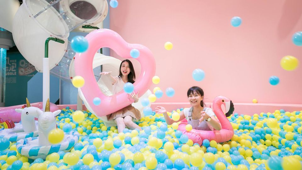 《瘋狂泡泡實驗室》最新少女打卡展覽！浴缸球池、多款夢幻裝置詳細介紹