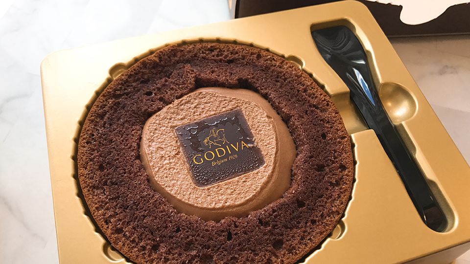 7-11 X GODIVA聯手推出「黑巧克力慕絲蛋糕」！7/16預購，獨家吃法＋價錢介紹