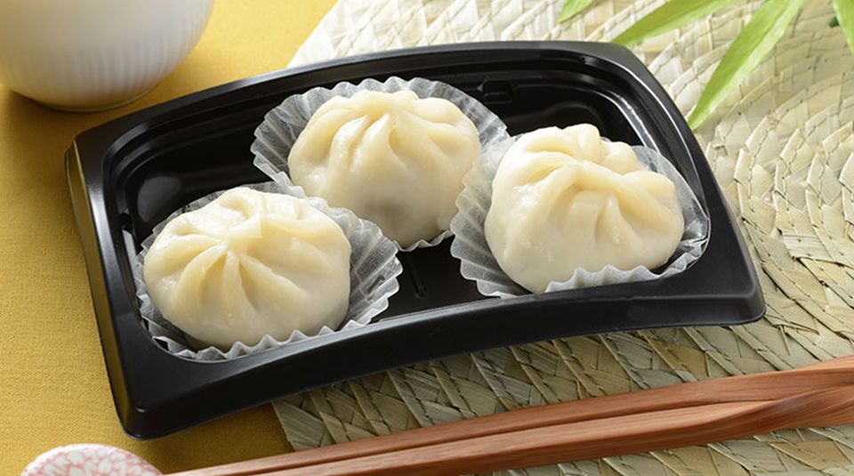 日本瘋台灣，LAWSON超商推出「台灣祭」，胡椒餅、小籠包、米粉湯變身日式包裝是什麼滋味？