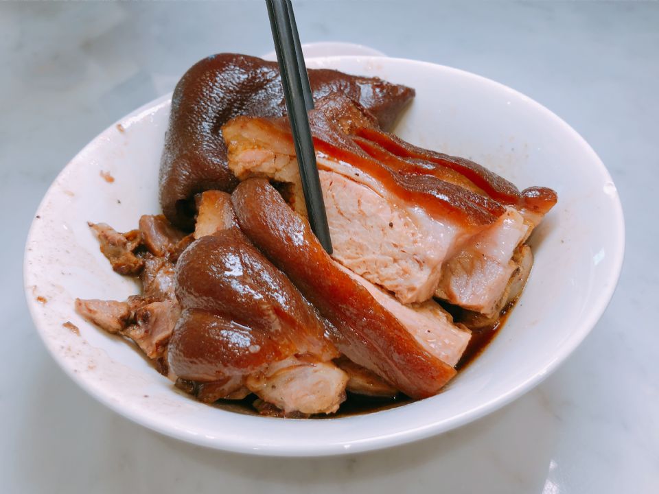 新加坡必吃國民美食黃亞細肉骨茶海外首店來了，精心熬煮8小時的湯頭你一定要試