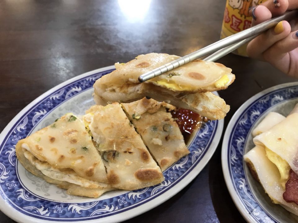 網友推爆的台北、桃園古早味蛋餅清單！QQ麵粉糊皮超經典，會上癮的老口味