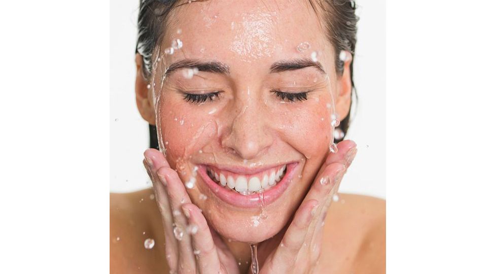 敏感肌洗面乳密帖！3個 tips抓住洗顏重點，還你水潤肌！