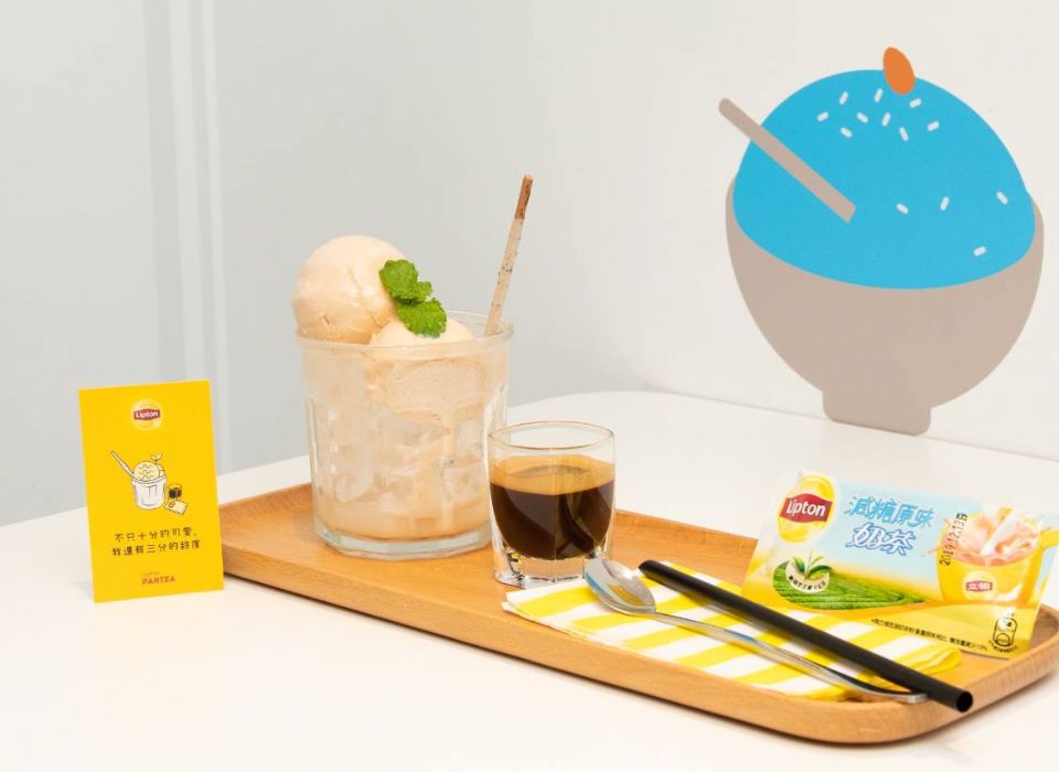 立頓 X ICE+艾司加冰店推出聯名立頓茶冰品，三款冰品限時快閃別錯過！