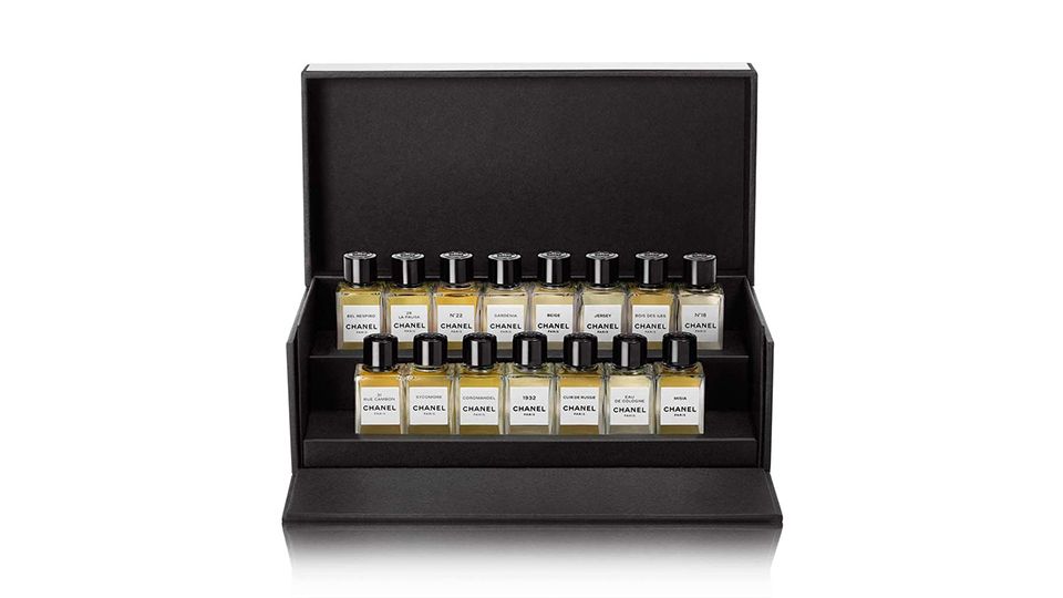 香奈兒典藏香氛組再度限量上市！14款經典香水帶妳展開一場香氛感官之旅