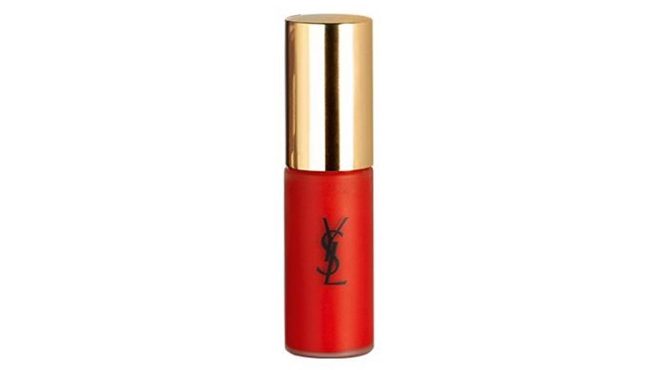 YSL全新奢華緞面絲絨唇膏，「這個」設計讓妳輕鬆畫出性感完美唇峰！