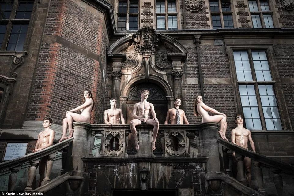 2019英國劍橋大學生裸拍月曆出爐！滿滿猛男的養眼月曆背後，還有超暖心的原因！