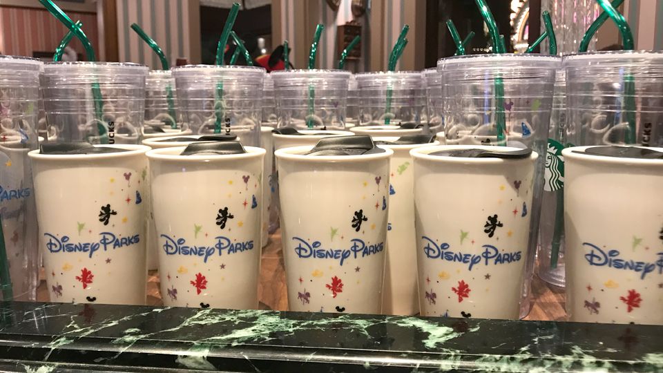 香港迪士尼樂園「超美星巴克」，必買園區限定商品2款杯子介紹！