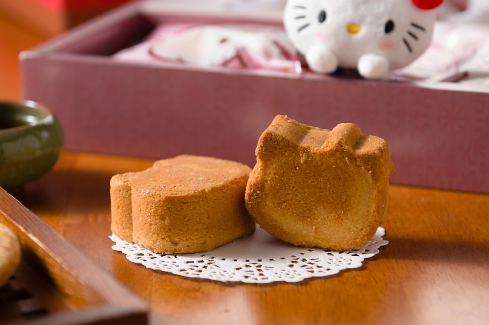 Hello Kitty伴手禮專賣店開幕啦~現烤Kitty雞蛋糕、鮮奶霜淇淋通通別錯過！
