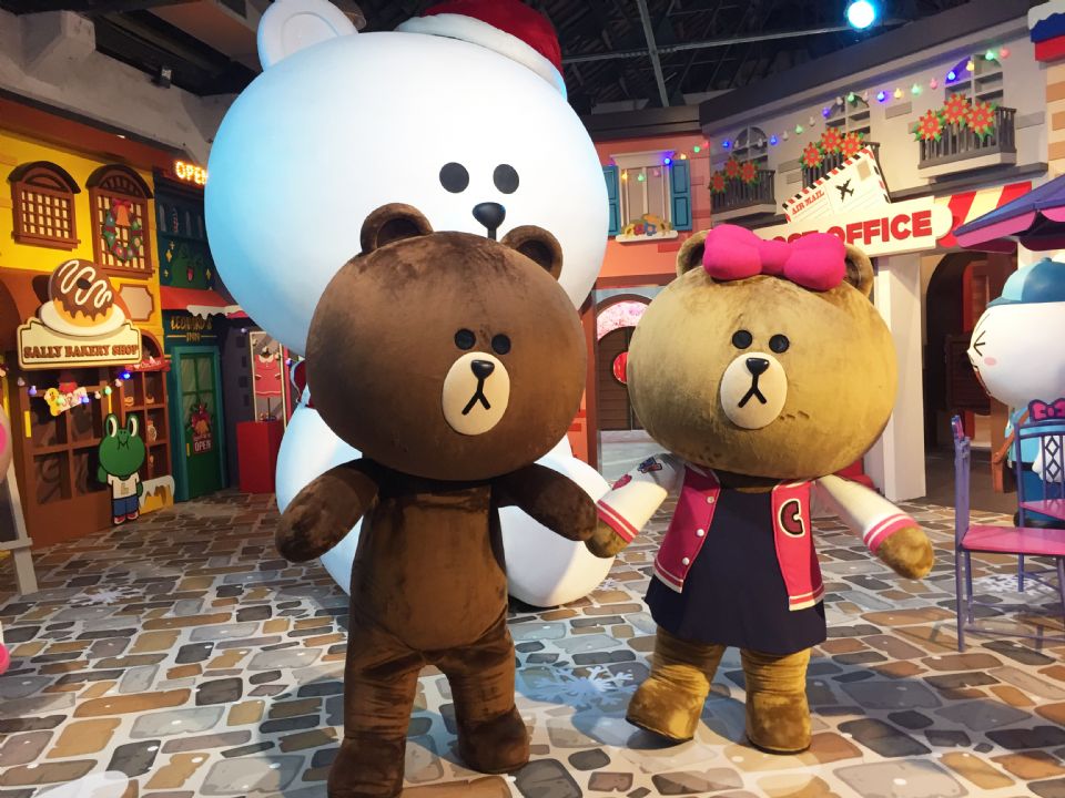 LINE FRIENDS世界巡迴之旅特展 全球唯一白色巨型熊大在台北! 