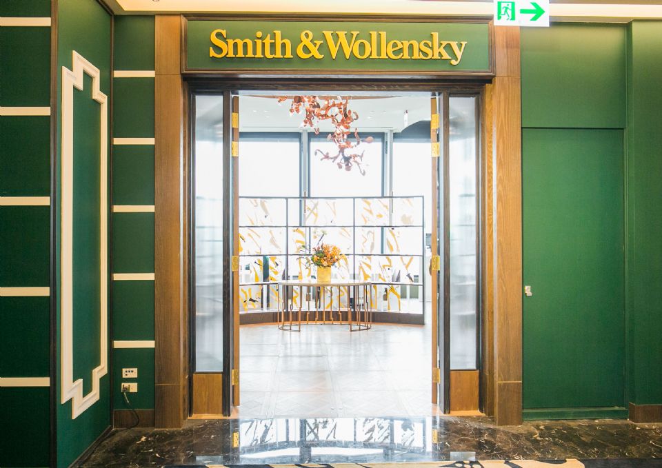 穿著PRADA的惡魔最愛紐約頂級牛排「Smith & Wollensky」盛大開幕，同時也是股神巴菲特指定餐廳