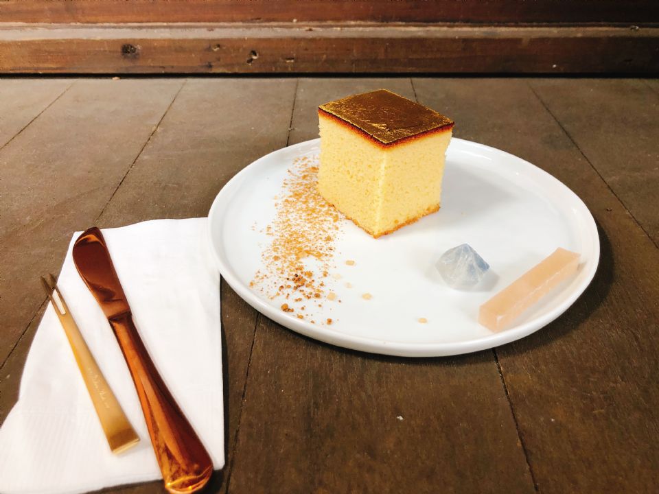 顏值超高老屋甜點店金錦町旗艦店正式開幕，金箔蜂蜜蛋糕、立體幾何蛋糕令人直呼好好拍啊！
