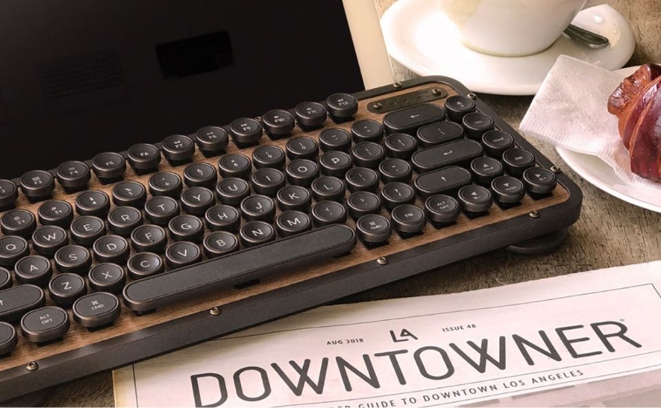 AZIO「復古打字機」鍵盤！文青、網美路線都超推薦！