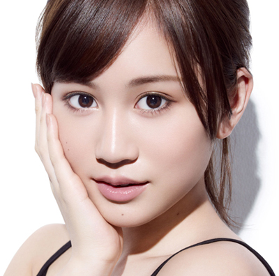 日本人氣女星前田敦子，分享白、潤、亮の透明感美肌秘訣！
