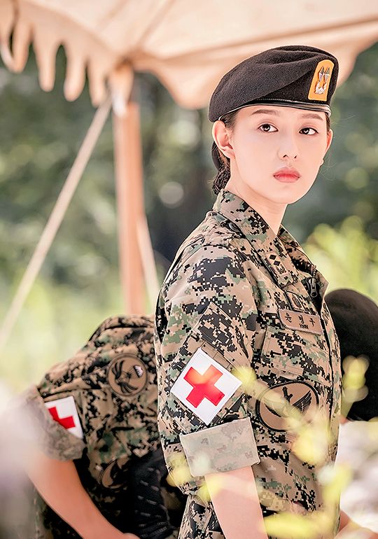 高中生到絕美醫官都能駕馭!金智媛的美麗秘密趕快學起來~
