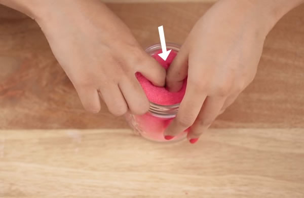 從此卸指甲油變得超輕鬆！懶女人必學的「卸甲神器DIY」讓你1秒就成功