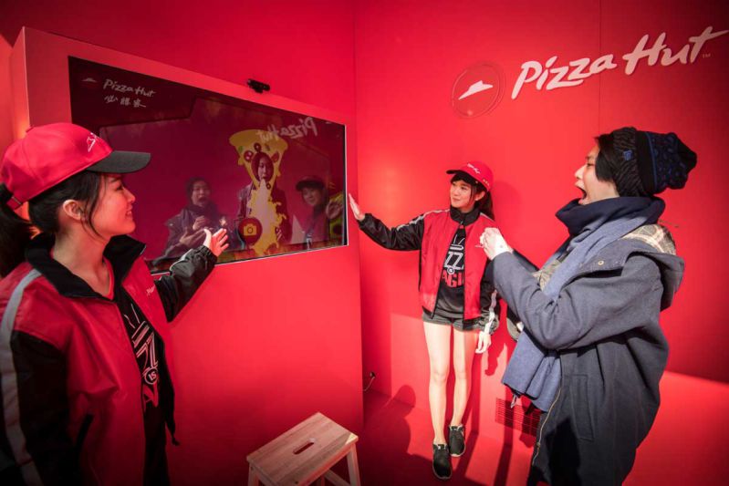 台北人氣特色披薩推薦！必勝客居然把人變成Pizza了