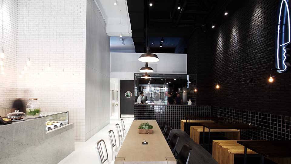 台北特色黑白風格咖啡廳推薦！一分為二黑白牆不拍會飲恨