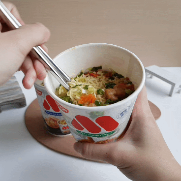 摩斯漢堡「MOS泡麵」超商開賣!海洋珍珠堡、炸雞口味MOS杯麵,鹹香滋味吃起來意外涮嘴