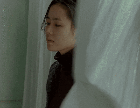 孫藝珍令人心動的絕美瞬間1:風吹亂頭髮那一刻