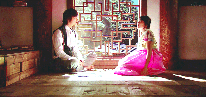 《衣袖》濾鏡被推爆!網讚「美術超強」韓劇,《那年我們》濾鏡像霧霾?《宮》超越不了