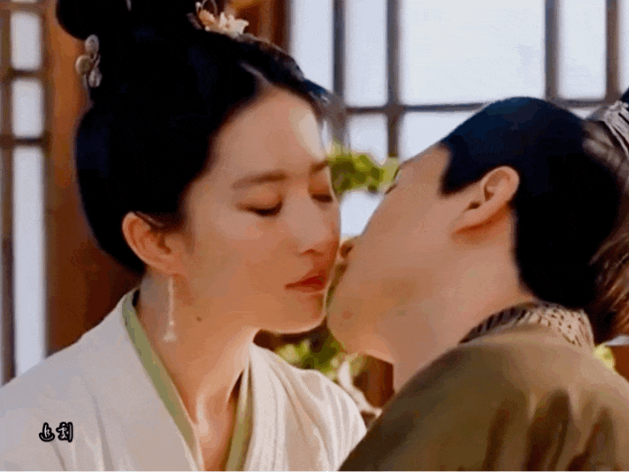 2022陸劇9個「超慾吻戲」!《夢華錄》嘴唇吻到脖子,《星漢燦爛》吳磊床吻眼神真的慾