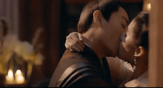 2022陸劇9個「超慾吻戲」!《夢華錄》嘴唇吻到脖子,《星漢燦爛》吳磊床吻眼神真的慾