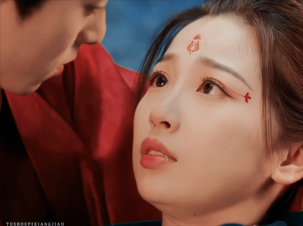 2022陸劇9個「超慾吻戲」!《夢華錄》嘴唇吻到脖子,《星漢燦爛》吳磊床吻眼神真的慾