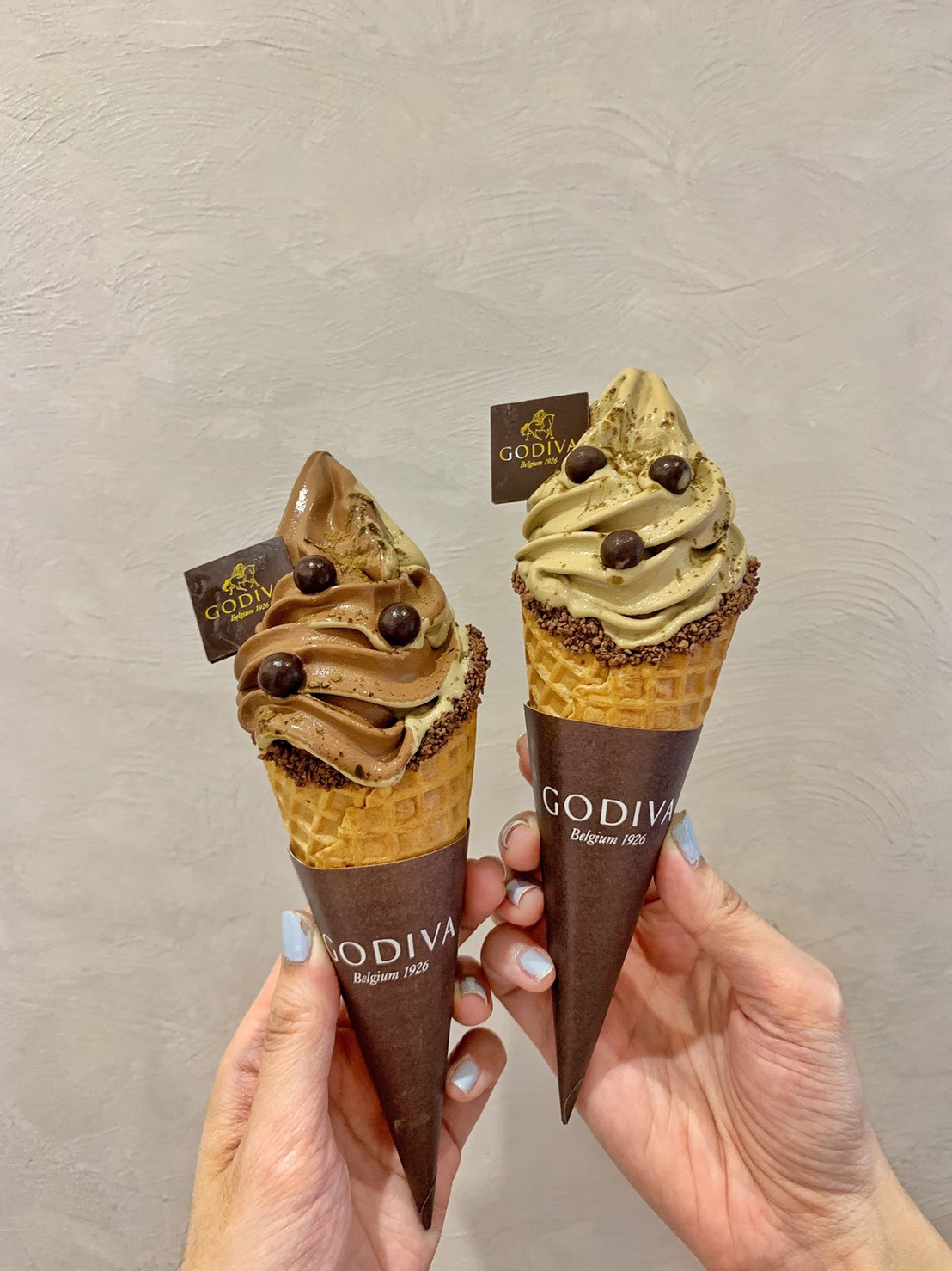 GODIVA推「烏龍茶霜淇淋」、「烏龍茶黑巧克力凍飲」！