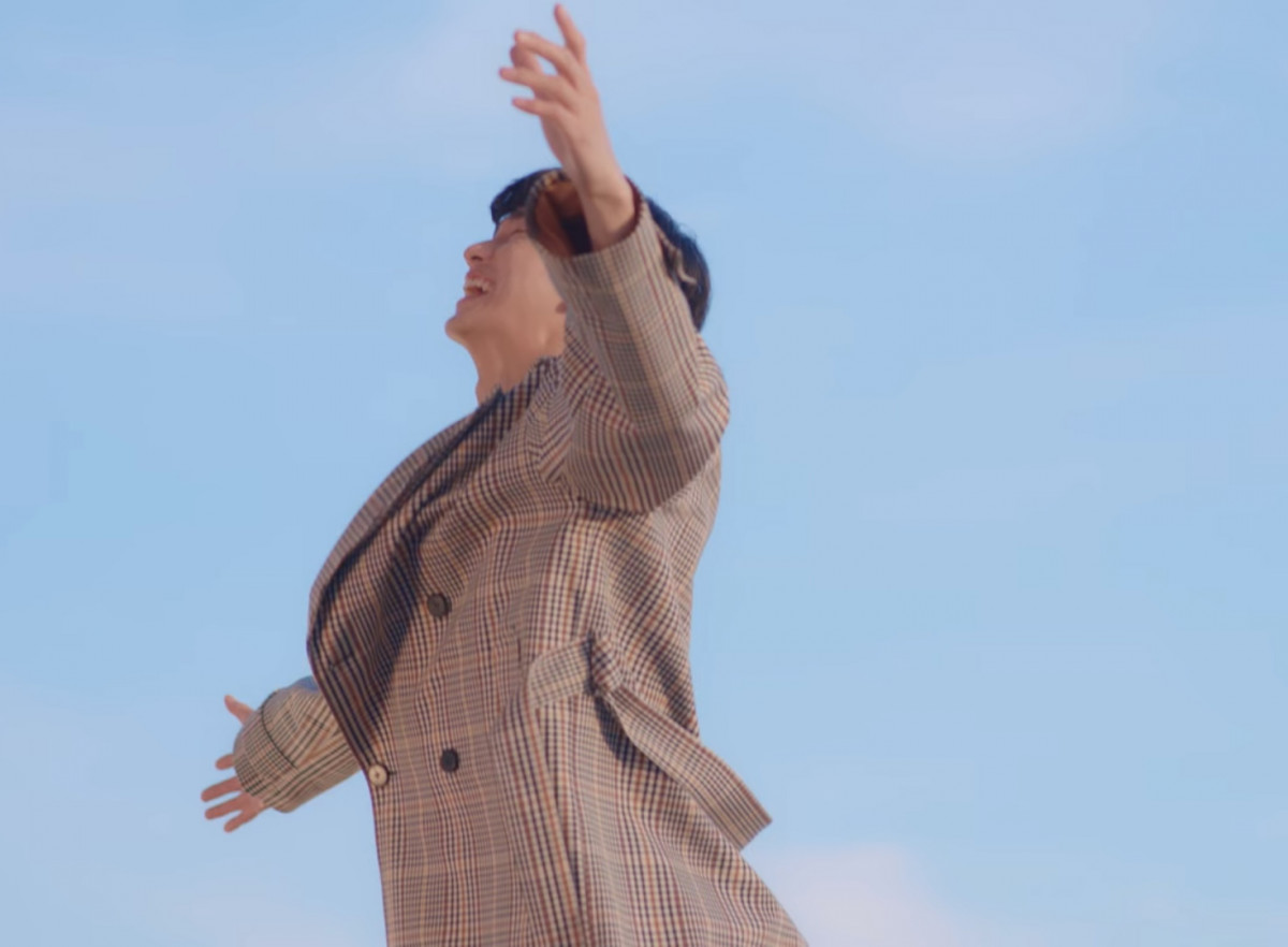 《雖然是精神病但沒關係》劇情隱喻解析5:鋼太在台上跳舞,象徵「鋼太想被注意」