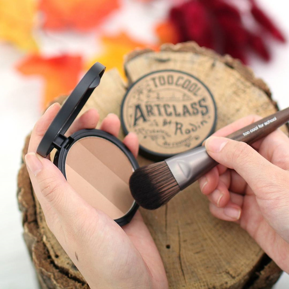 too cool for school 美術課三色修容餅,NT800