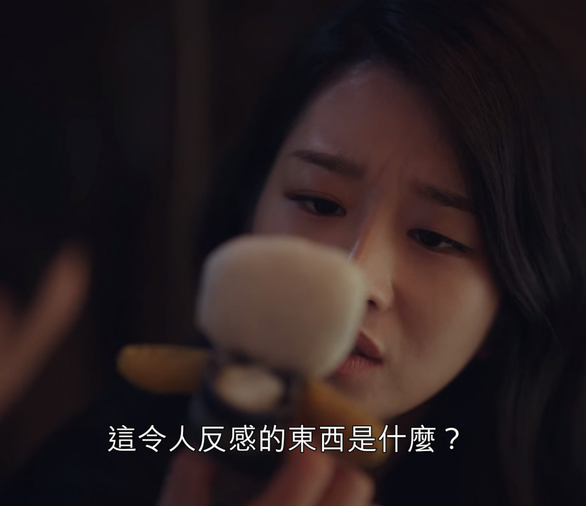 《雖然是精神病但沒關係》高文英傲嬌反差1:得到娃娃的3段變化,嫌棄→改口→愛不釋手