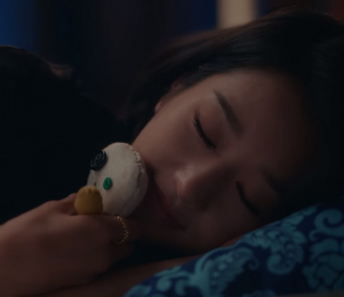 《雖然是精神病但沒關係》高文英傲嬌反差1:得到娃娃的3段變化,嫌棄→改口→愛不釋手