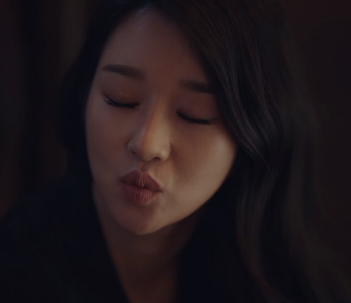 《雖然是精神病但沒關係》高文英傲嬌反差1:得到娃娃的3段變化,嫌棄→改口→愛不釋手