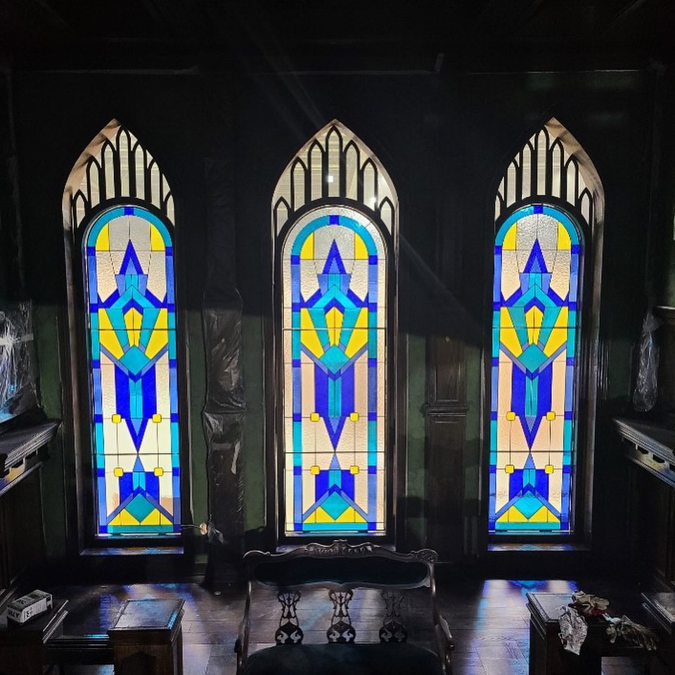 《雖然是精神病但沒關係》超狂佈景4:文英家廚房、大量的彩色玻璃設計