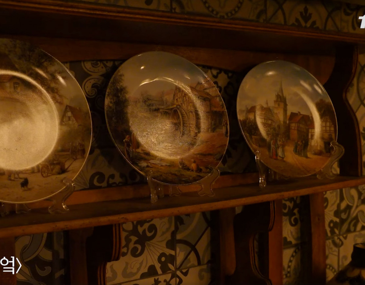 《雖然是精神病但沒關係》超狂佈景4:文英家廚房、大量的彩色玻璃設計