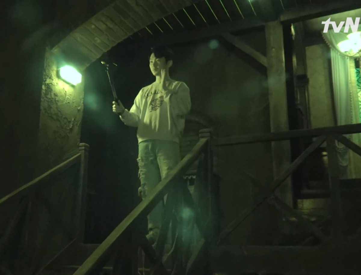 《雖然是精神病但沒關係》超狂佈景5:文英家可怕地下室!媽媽在看你~